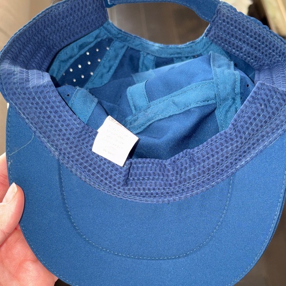 Fabletics Blue Performance Running Cap - Picture 5 of 5